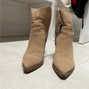 Steve Madden bootie